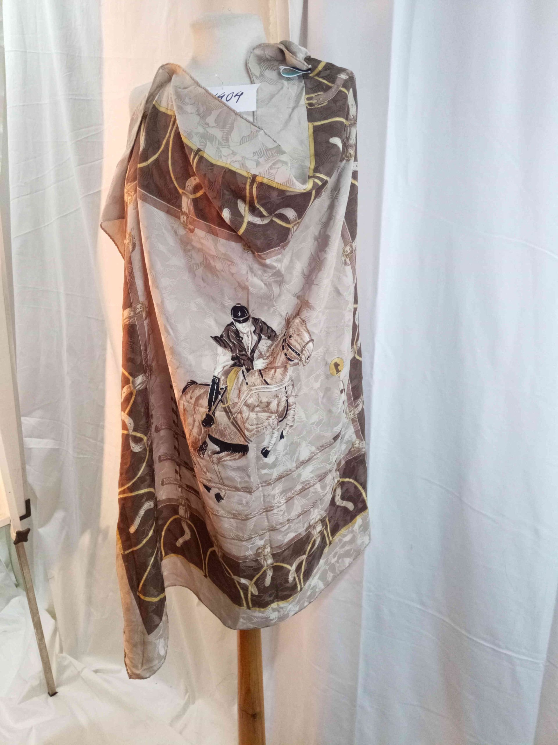 mocador gran estampat motius equestres