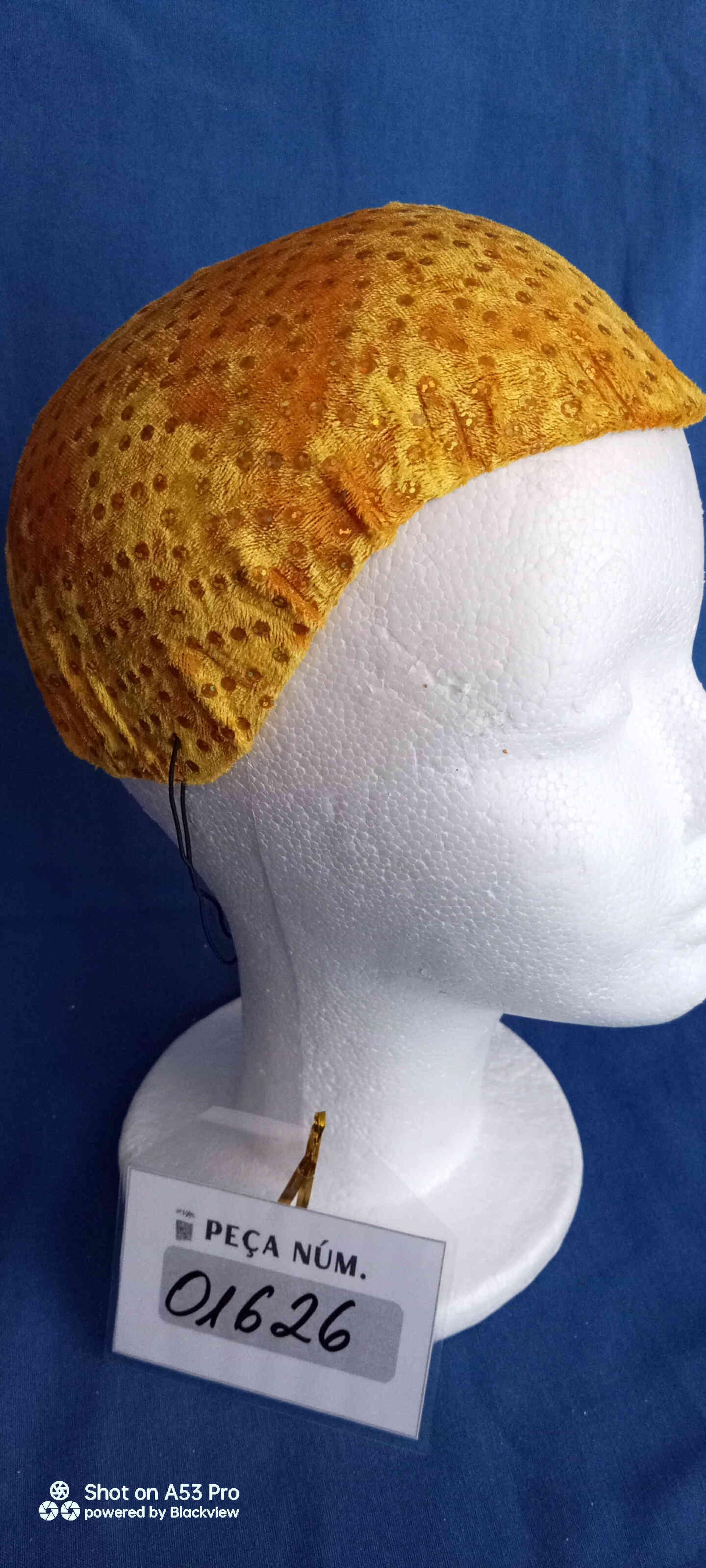 Casquet vellut daurat bombolla freixenet